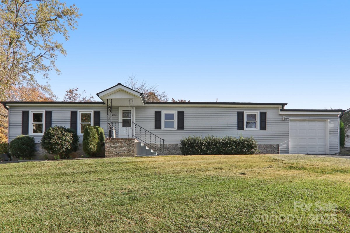 201 Cranbrook Circle