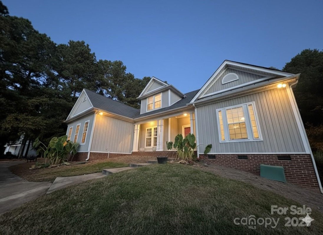 8738 Dartmoor Place
