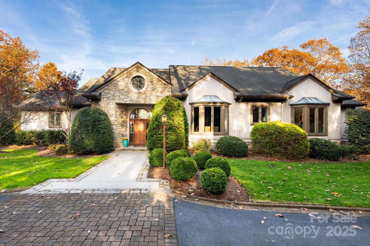 106 Woodglen Court