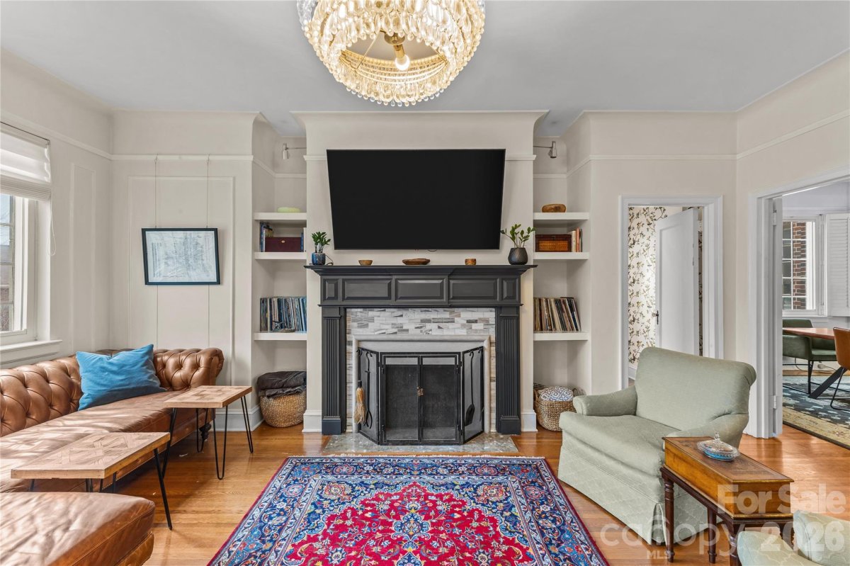 301 W 10th Street 308