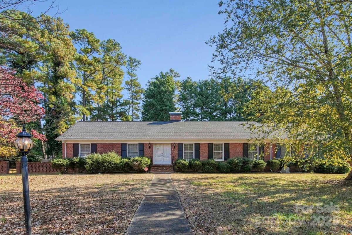 1934 Hayes Drive