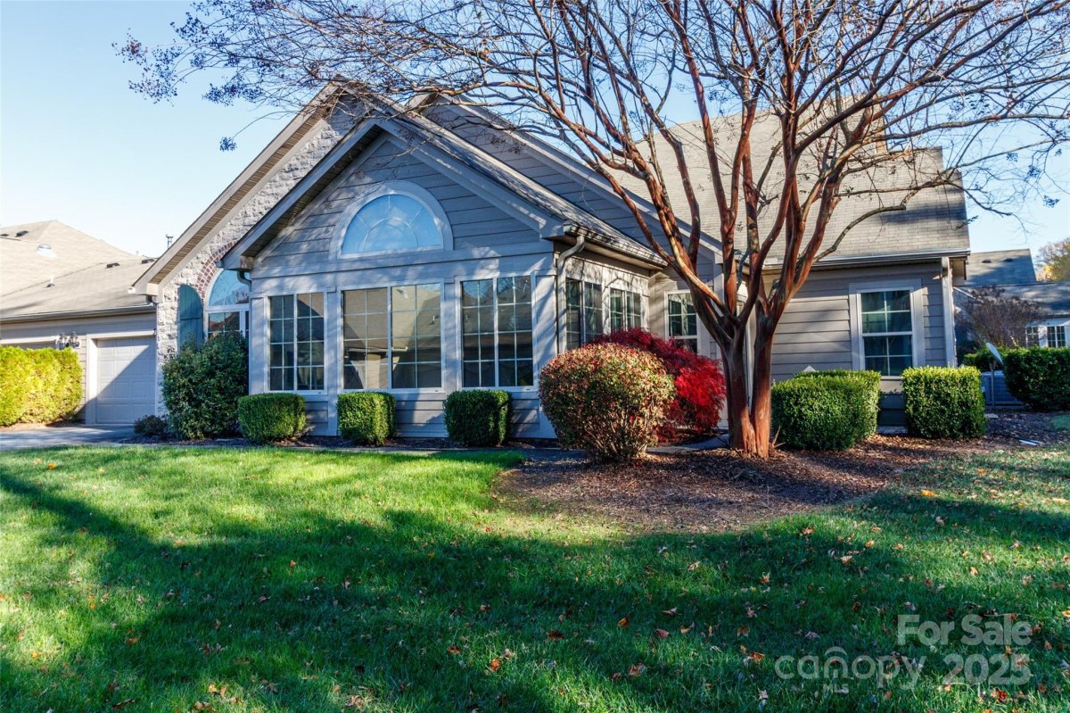 3546 S Bank Court