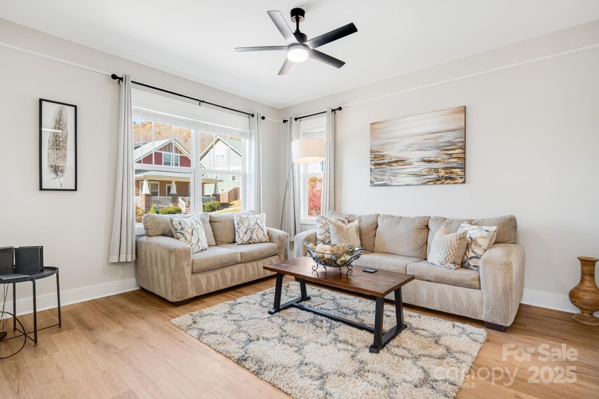 11 Byrdcliffe Lane