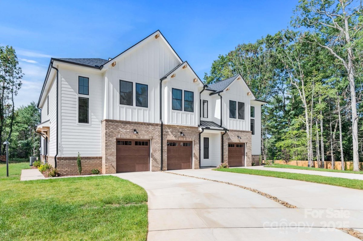 109 Collin Place 4