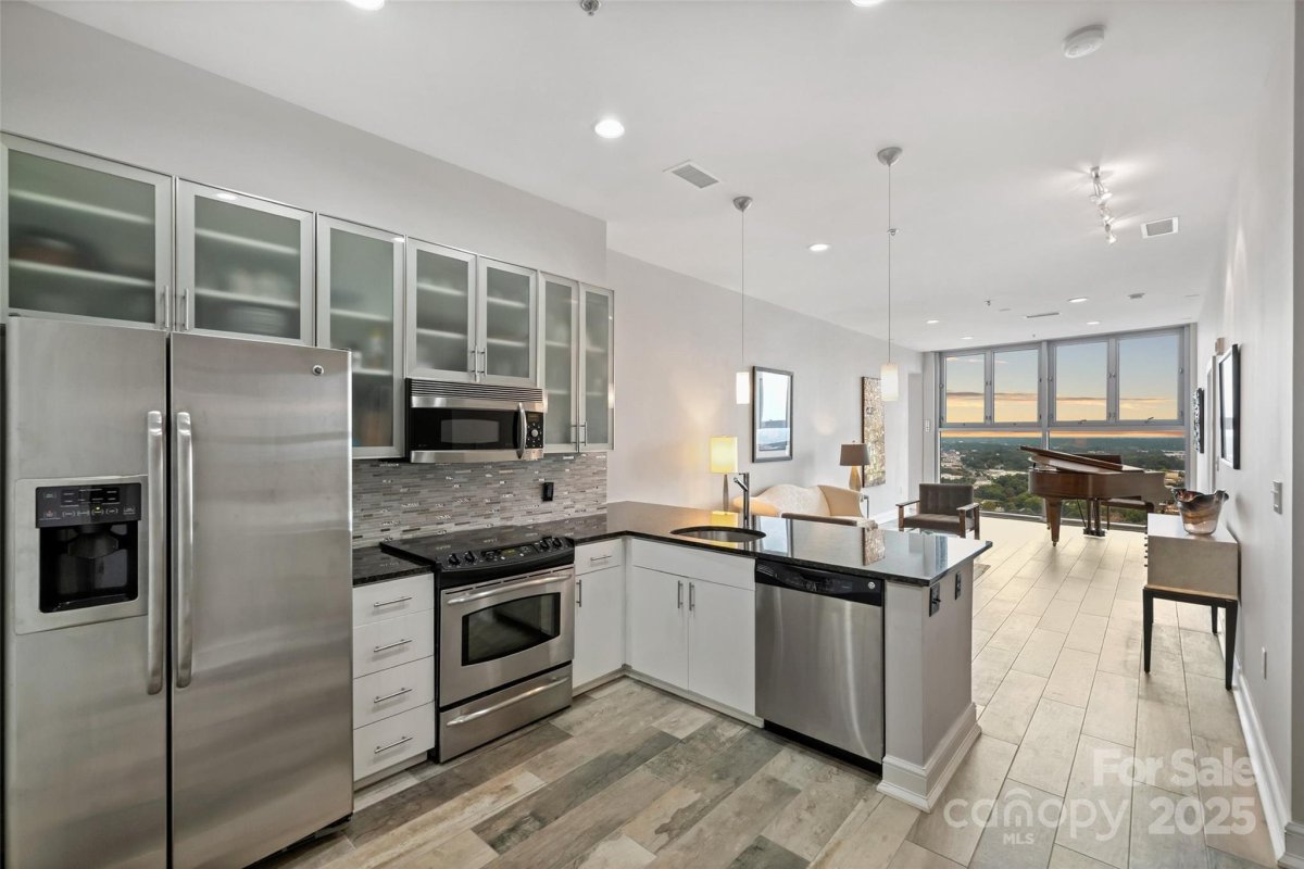 333 W Trade Street