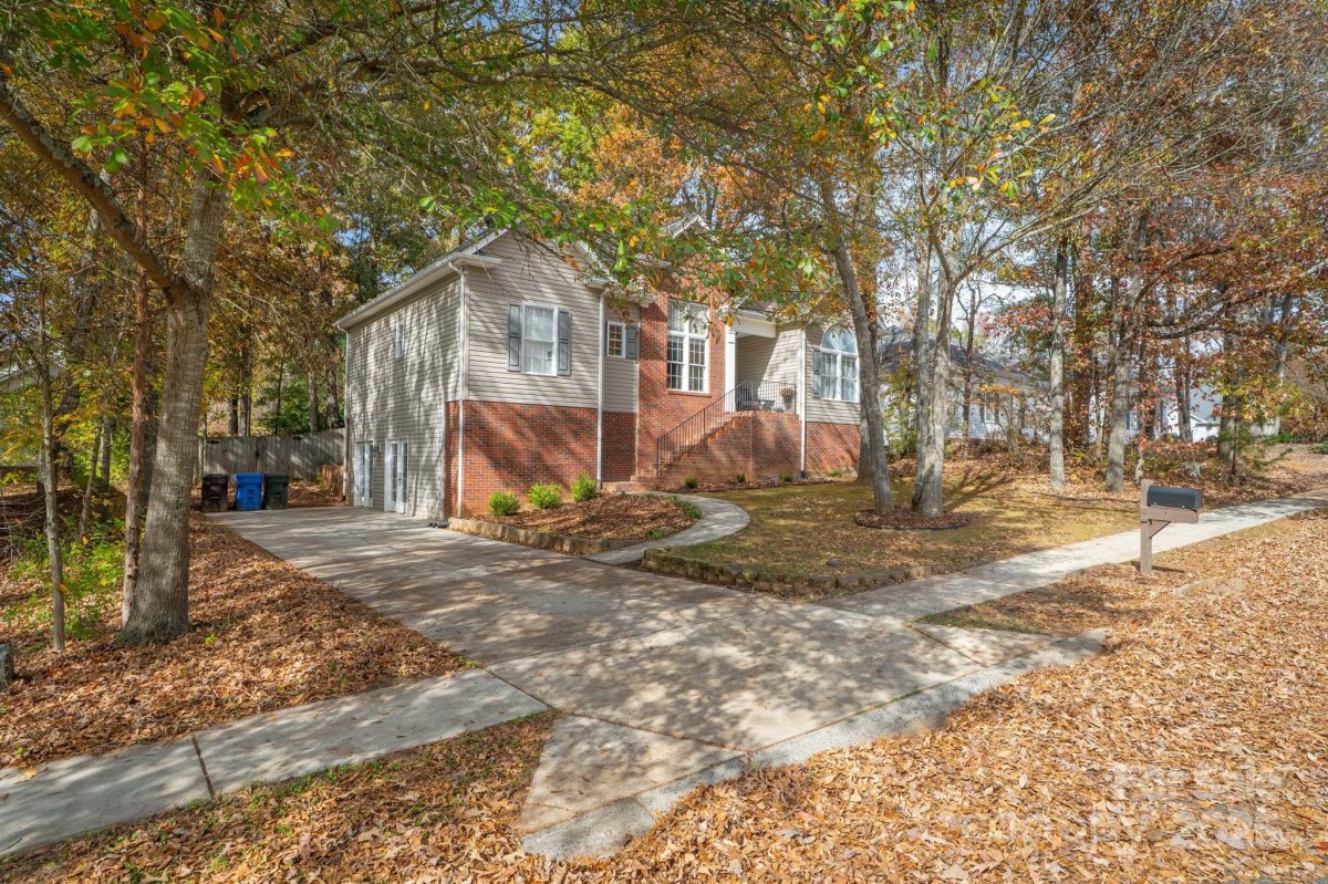2227 Keswick Lane
