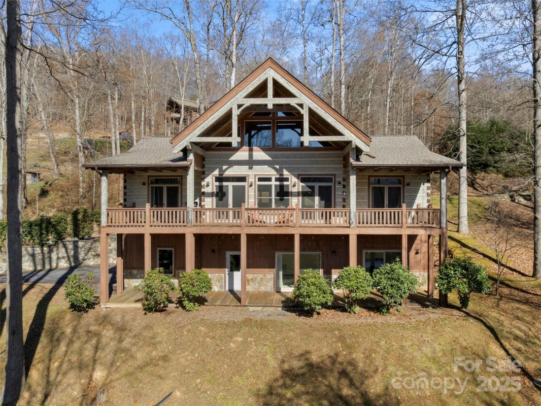 170 Cradling Cove