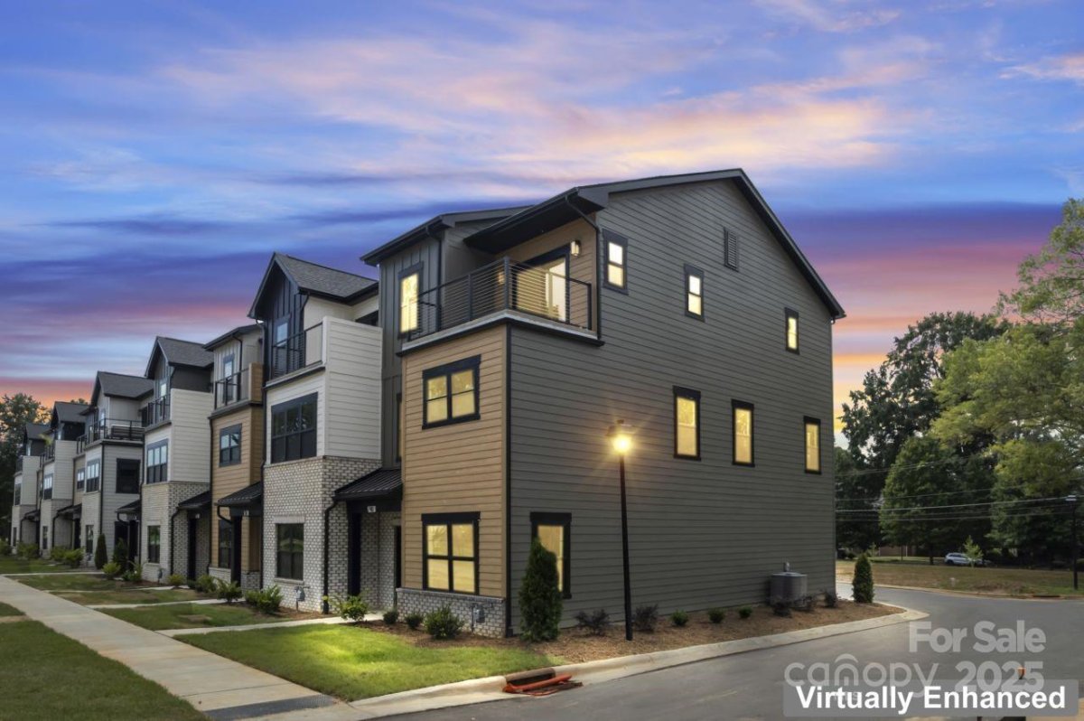 740 Falling Oak Alley 24
