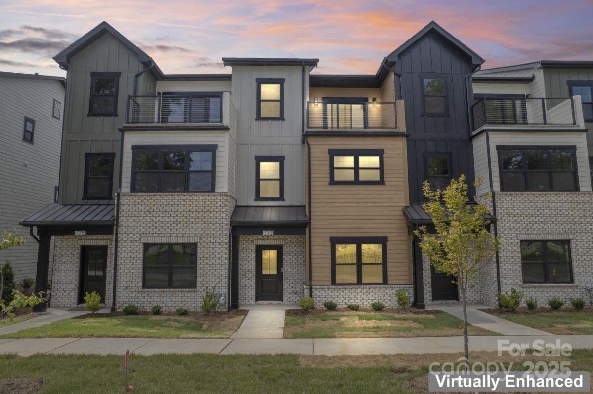 732 Falling Oak Alley 22