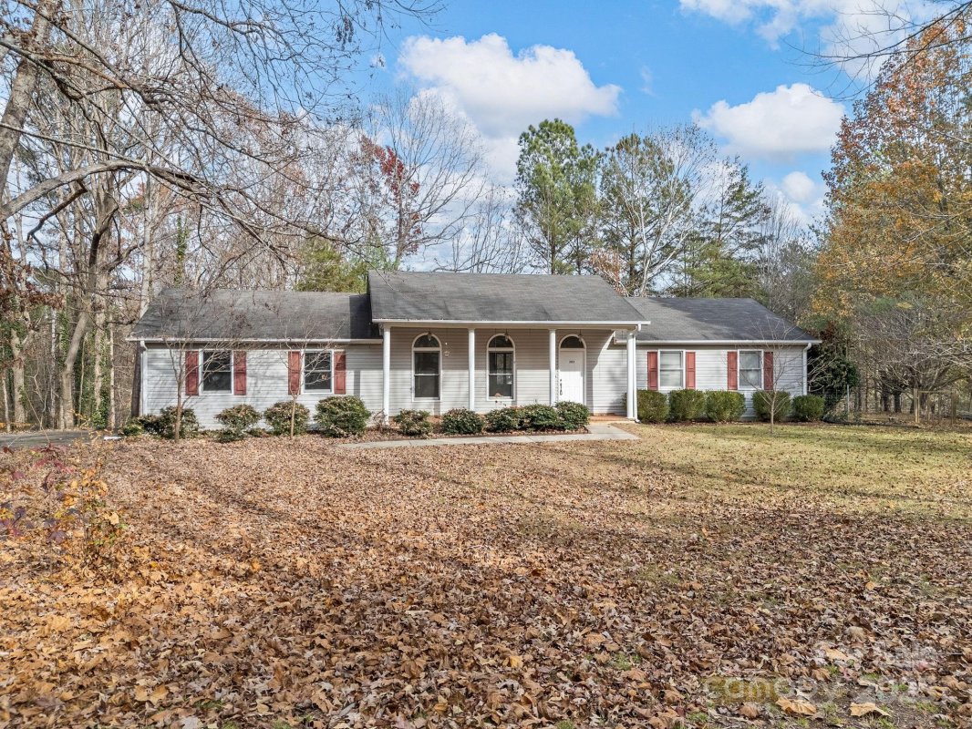 383 Woody Circle