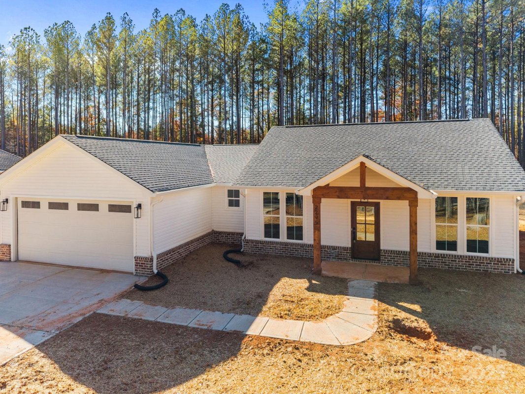 2295 Lee Lawing Road