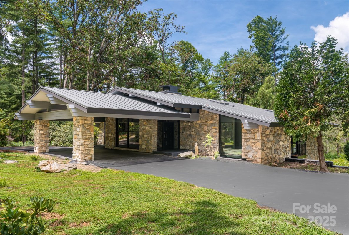 3 Holly Hill Road