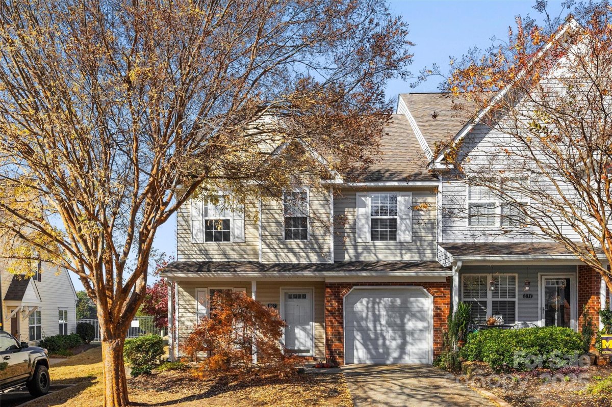 809 Rock Lake Glen