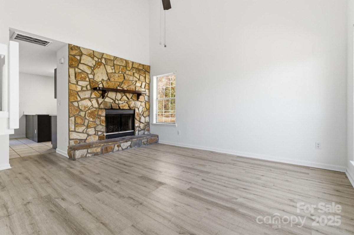 6113 Windsor Gate Lane