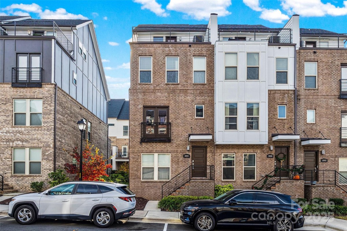 16034 Roscoe Lane