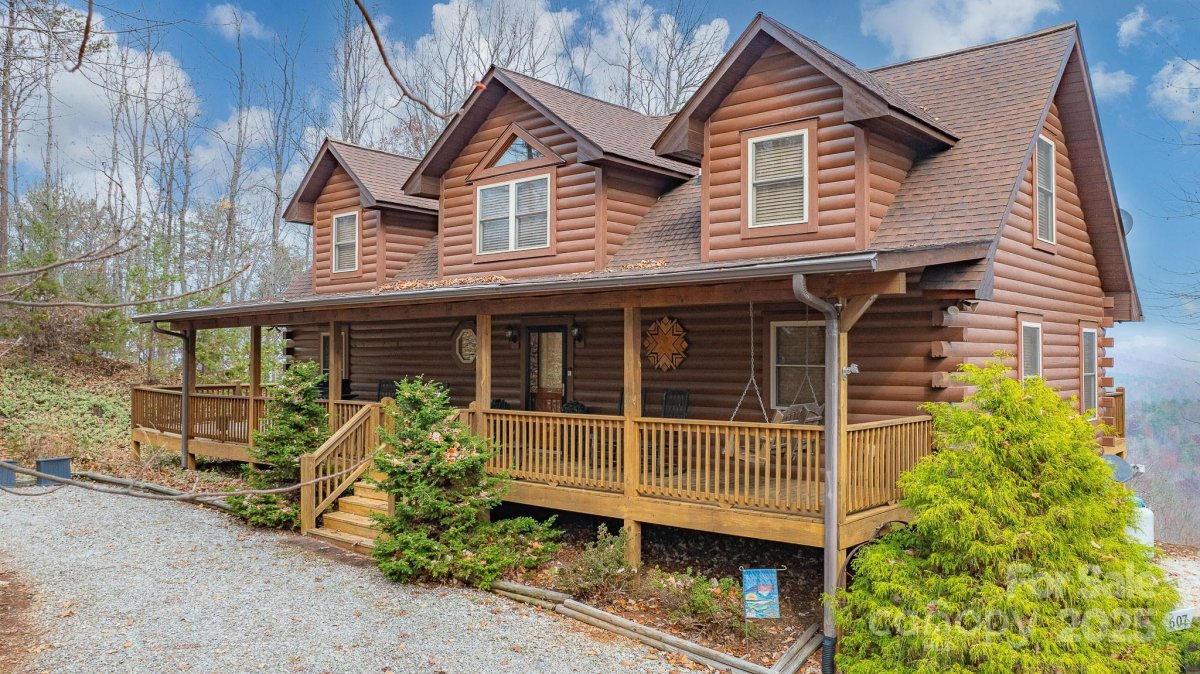 607 Woodgate Drive