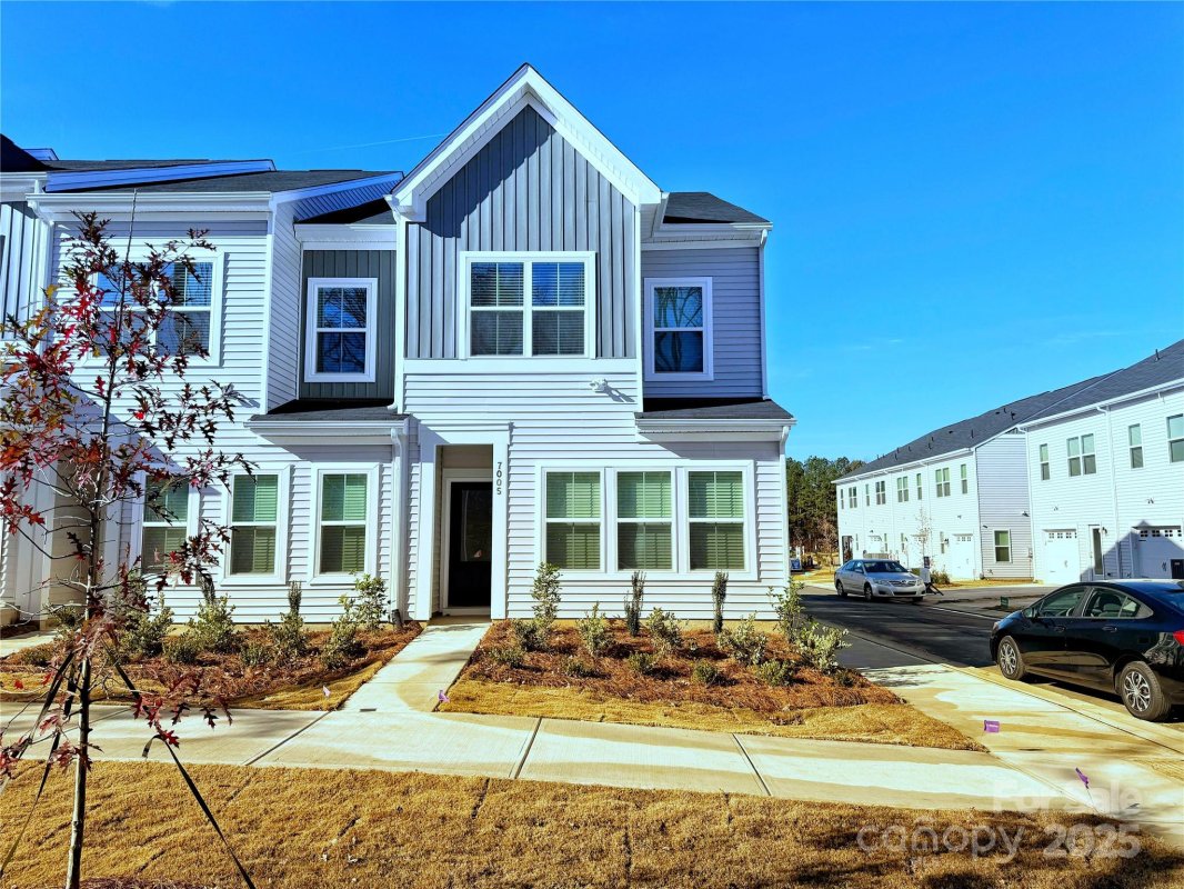 7005 Alpharetta Street