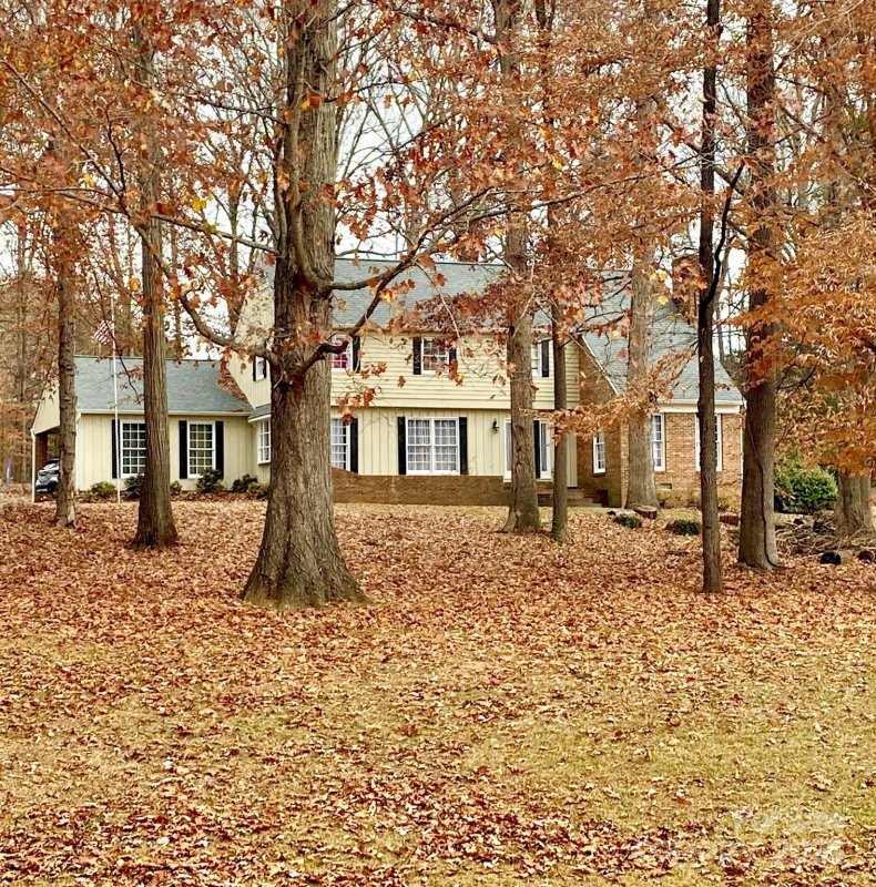 5500 Beaver Dam Lane