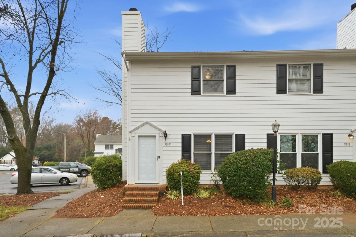 5918 Crape Myrtle Lane
