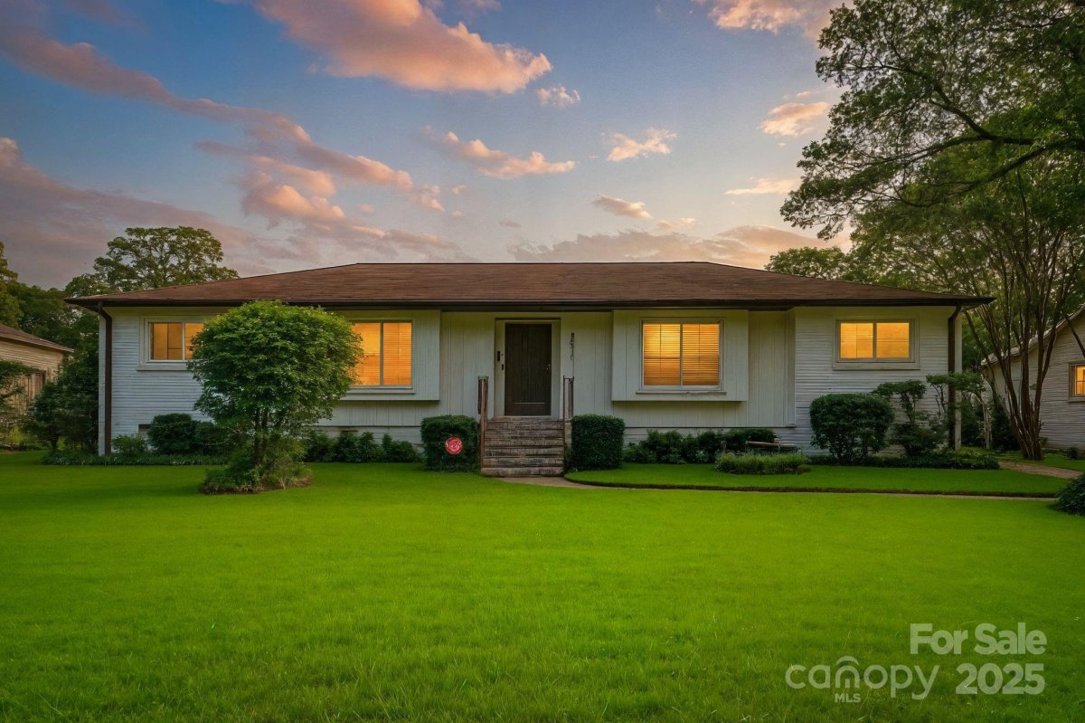 4515 Carriage Drive Circle