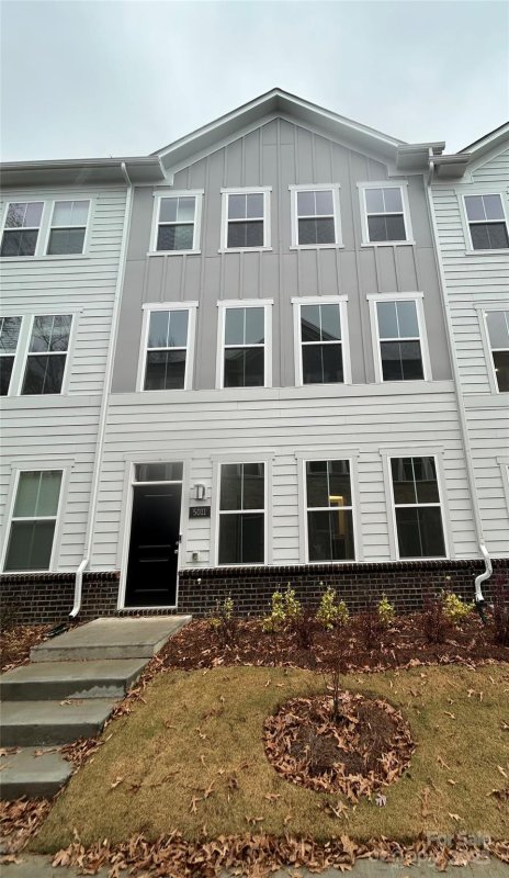 5011 Rill Court