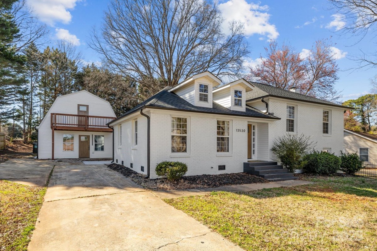 13530 Four Oaks Lane