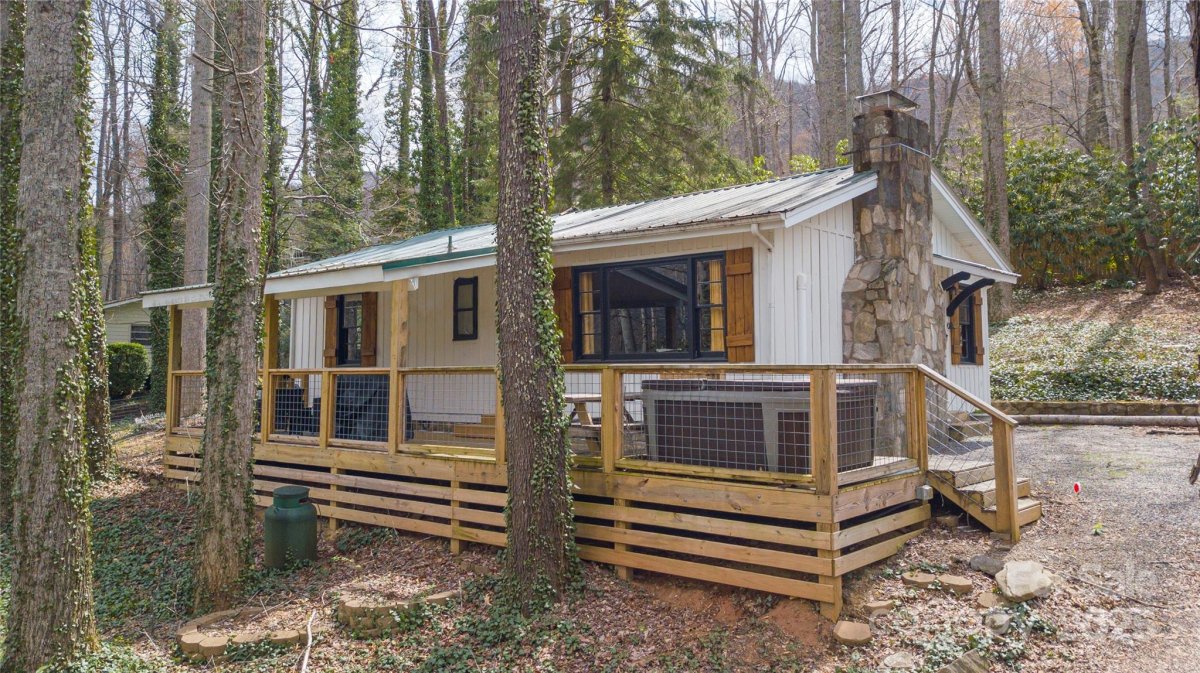 147 Azalea Drive