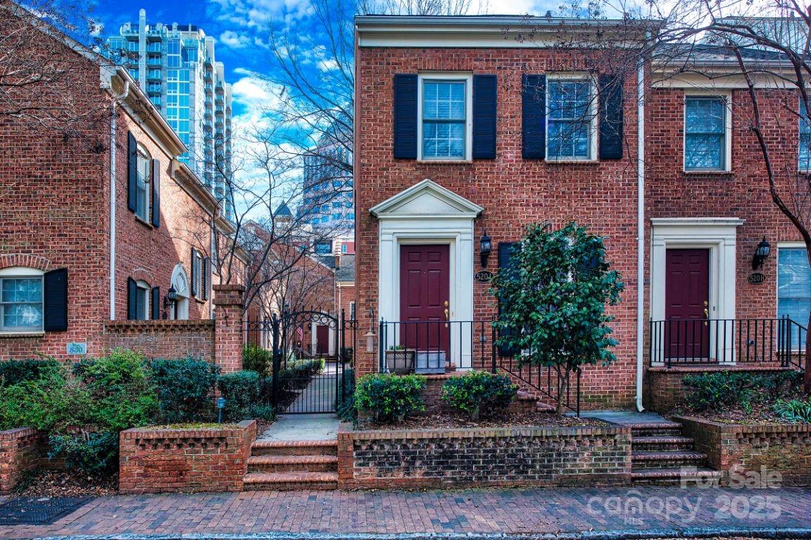 520 N Poplar Street