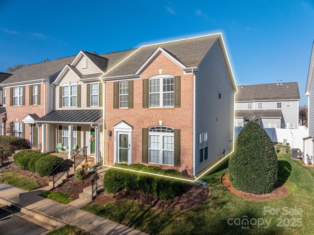 7937 Mariners Pointe Circle