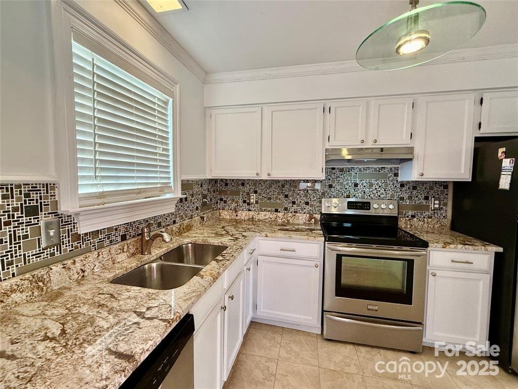 6130 Heathstone Lane