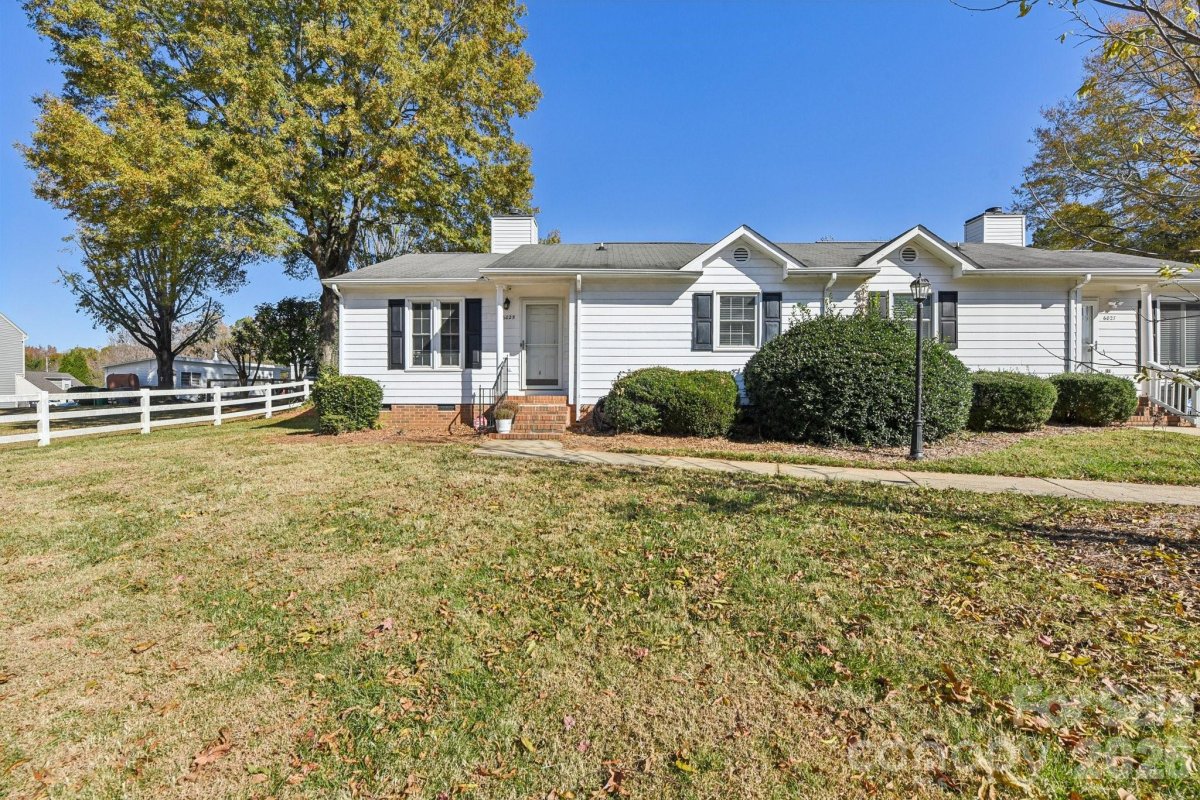 6025 Crape Myrtle Lane