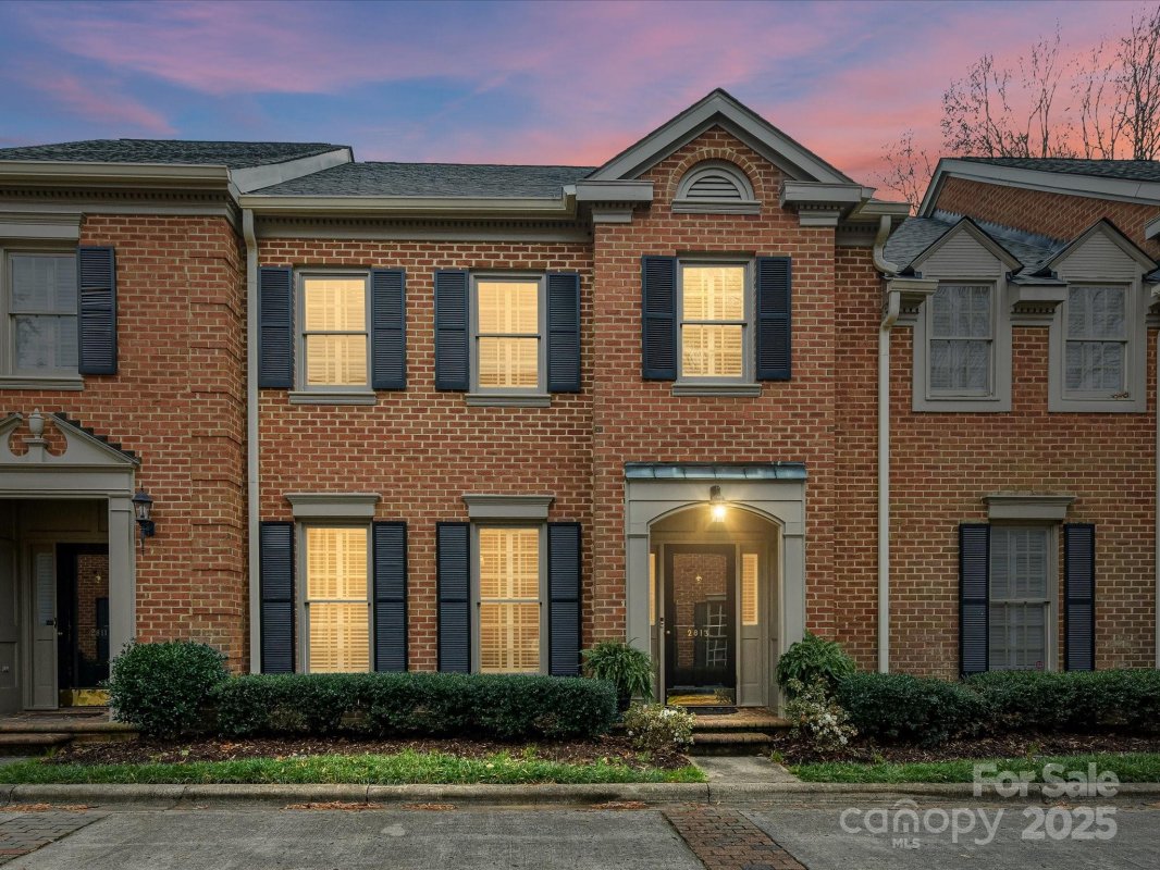 2813 Sharon View Road