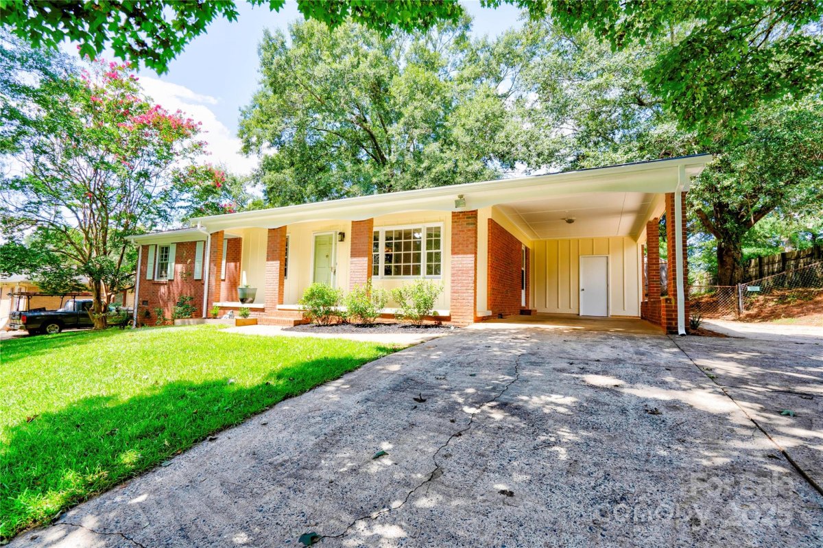 2924 Poplar Circle