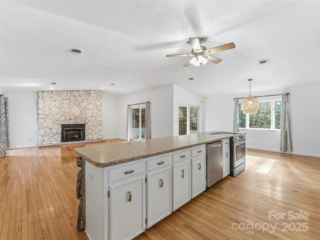 27 Spring Valley Road