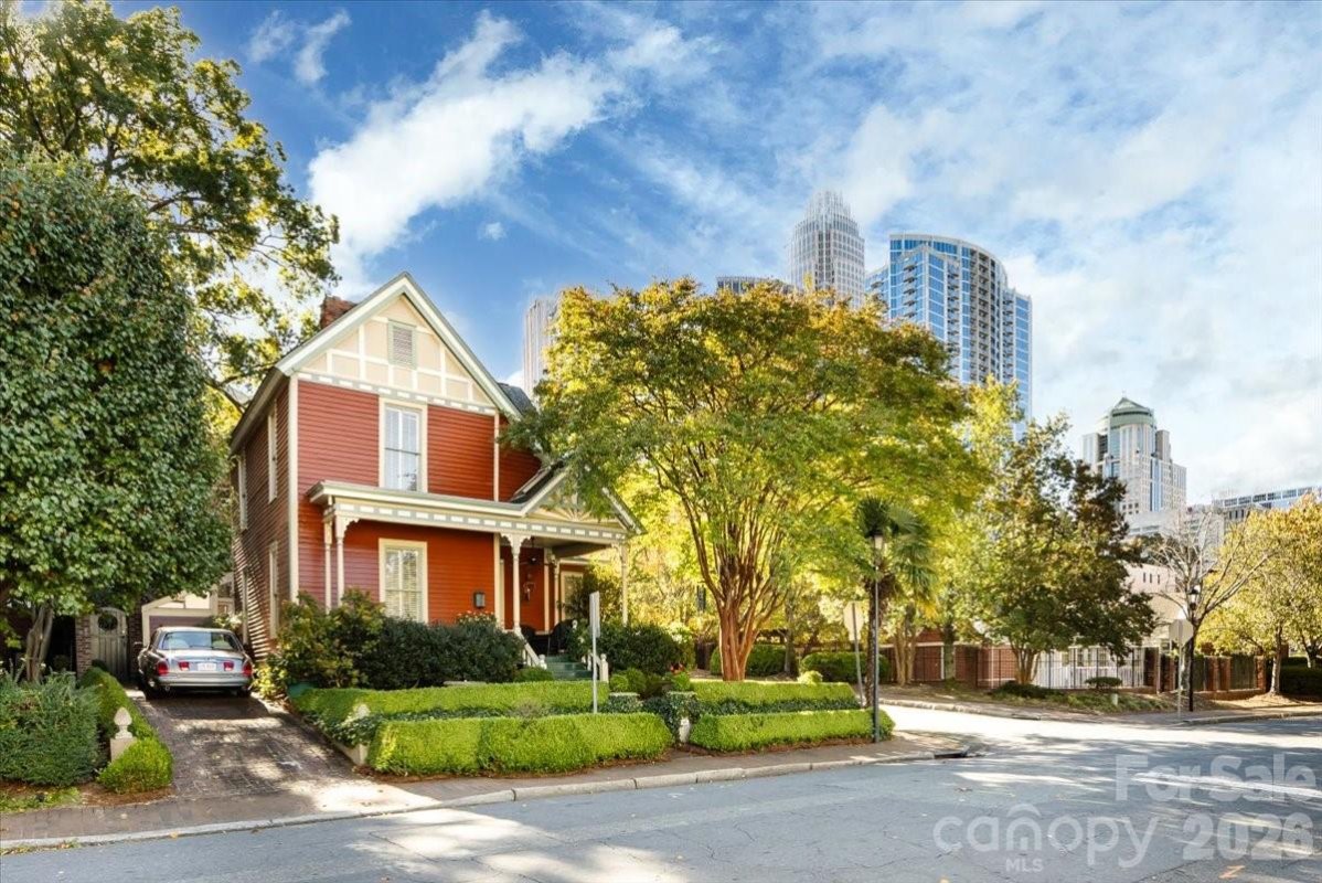 400 N Poplar Street