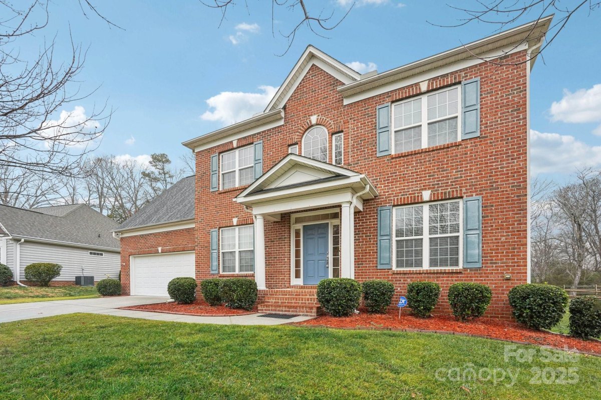 7663 Woodcrest Drive