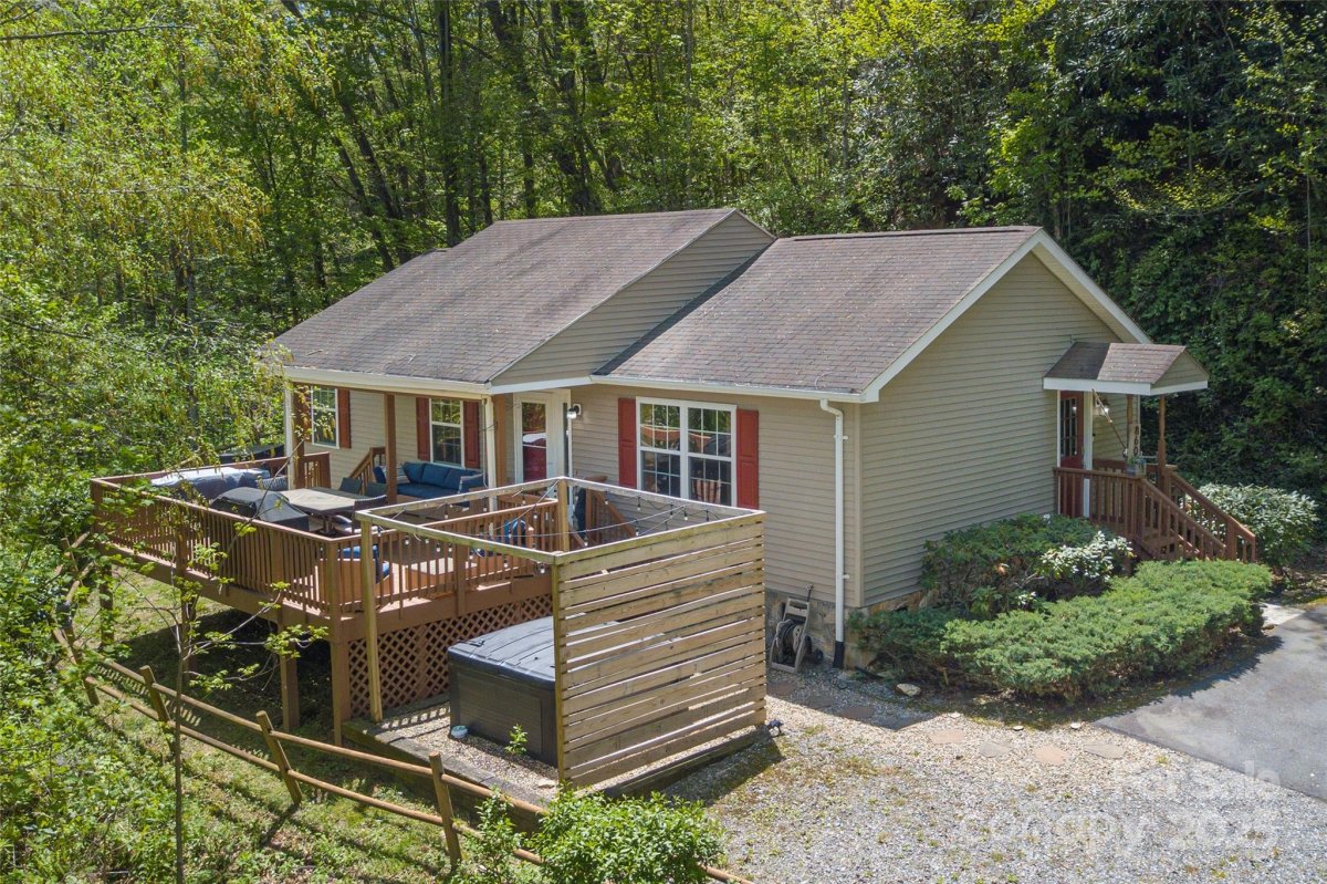860 Creekside Drive