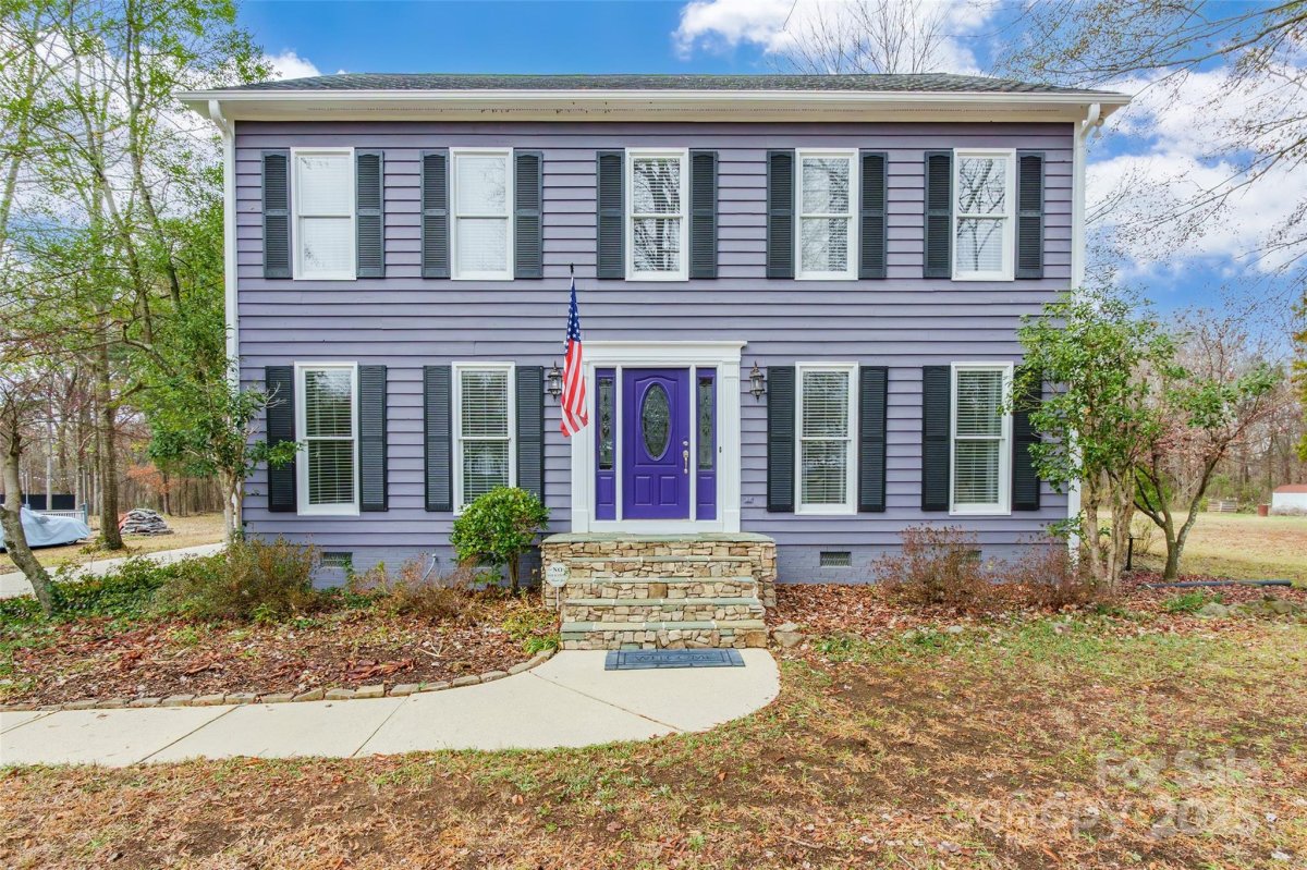 8230 Quail Hollow Drive
