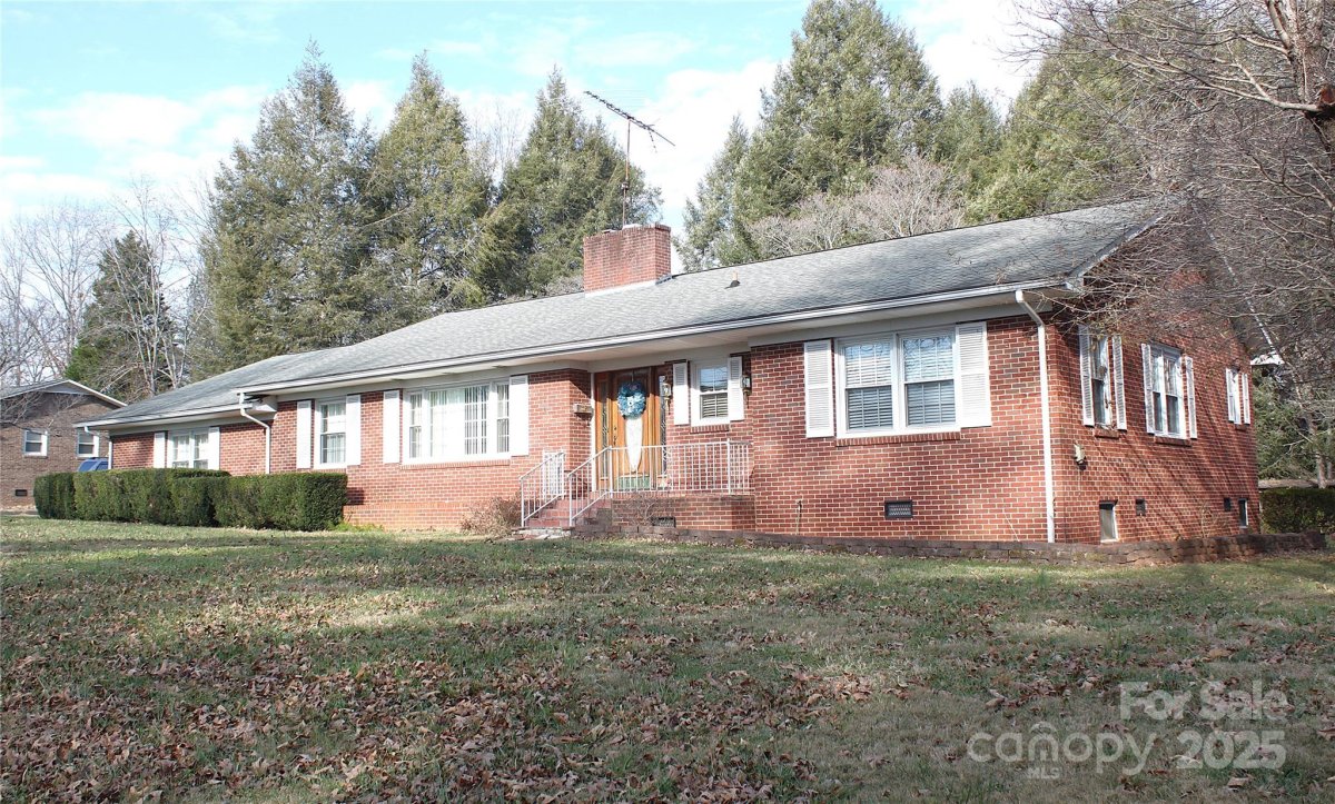 105 Woodlawn Drive