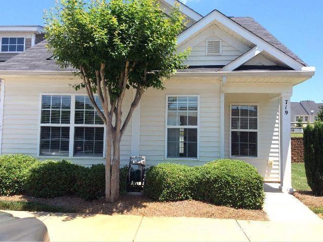 719 Waterfall Way