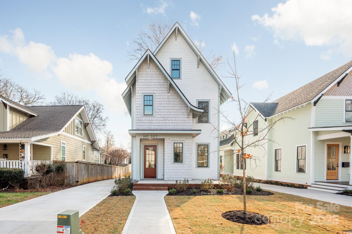 307 Coxe Avenue