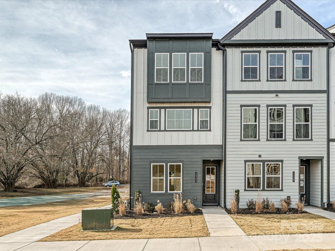 1343 Sandstar Lane