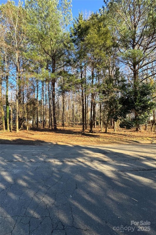 2711 Oakhurst Drive