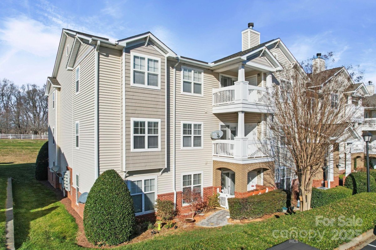 17113 Doe Valley Court