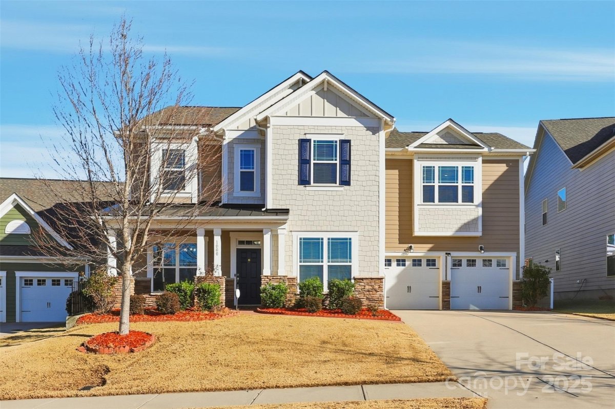 1000 Bellegray Lane