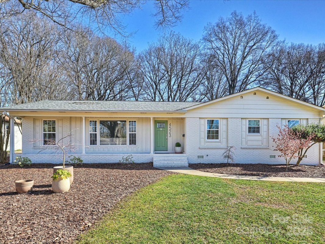 4523 Carriage Drive Circle