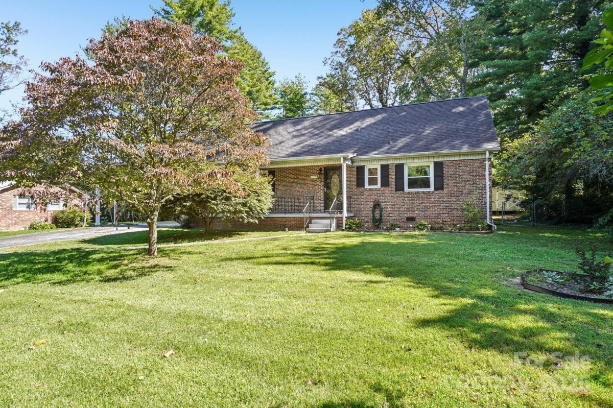 710 Heatherwood Drive