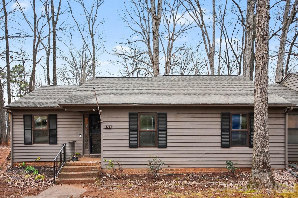 374 Tall Oaks Trail