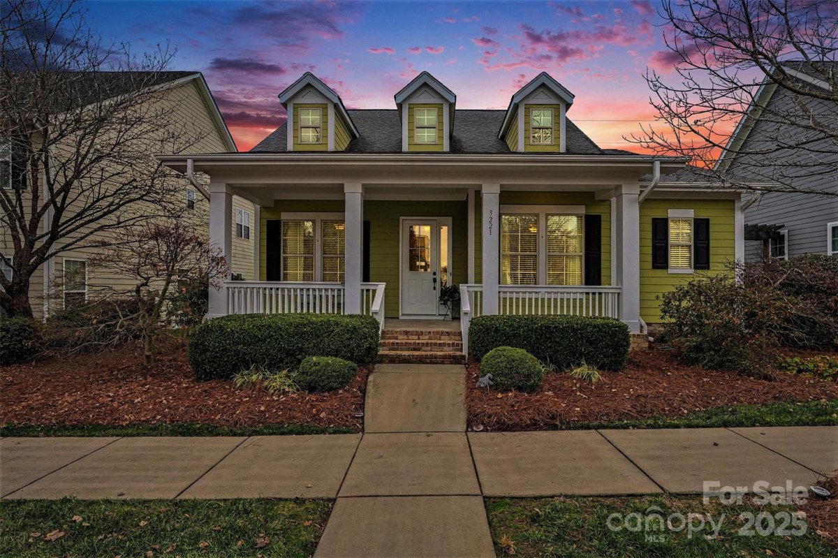 3221 Kelsey Plaza