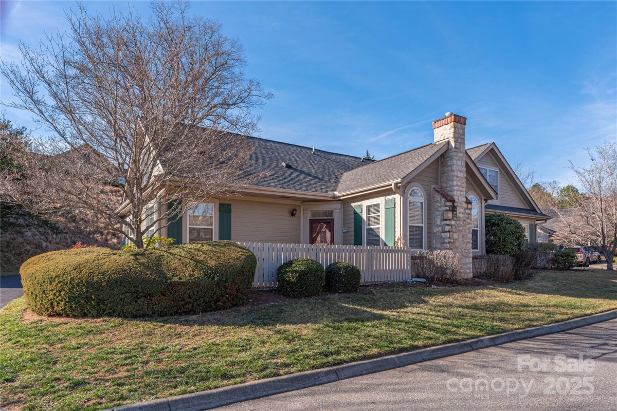 122 Outlook Circle